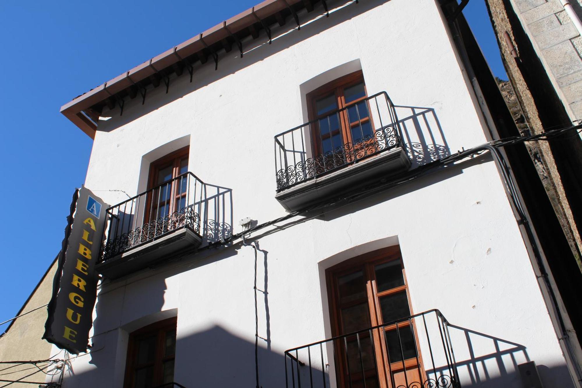 Albergue-Refugio Sargantana Canfranc Exterior photo