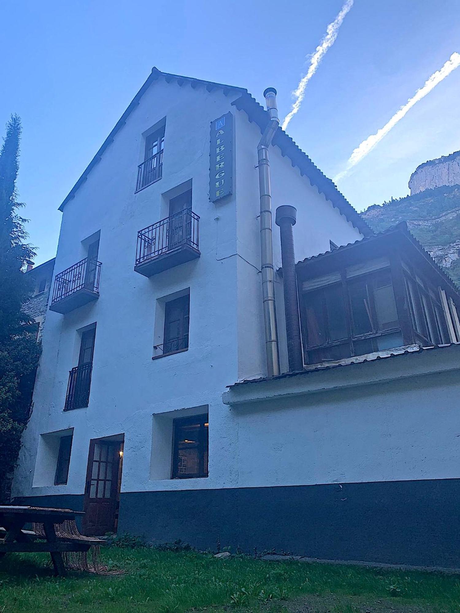 Albergue-Refugio Sargantana Canfranc Exterior photo